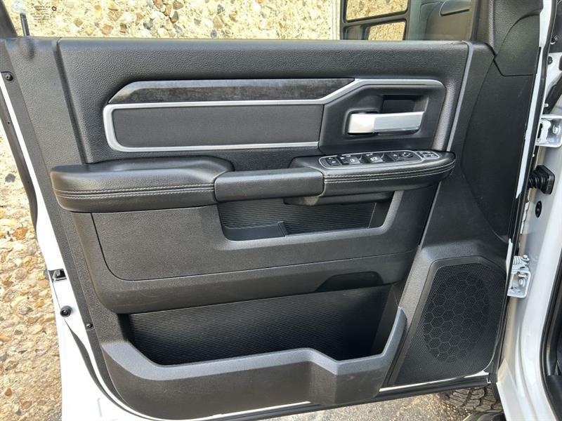 RAM 2500 Tradesman Crew Cab SWB 4WD 2024