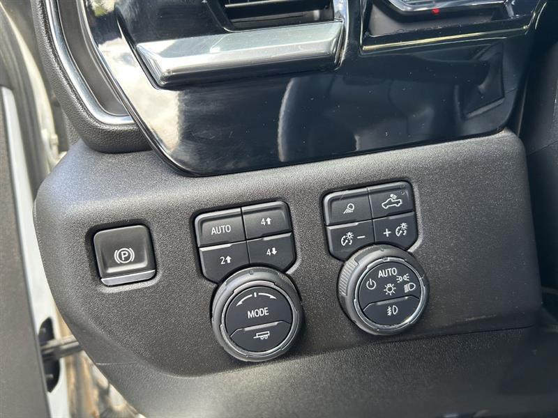 Chevrolet Silverado 2500HD LT Crew Cab Long Box 4WD 2024