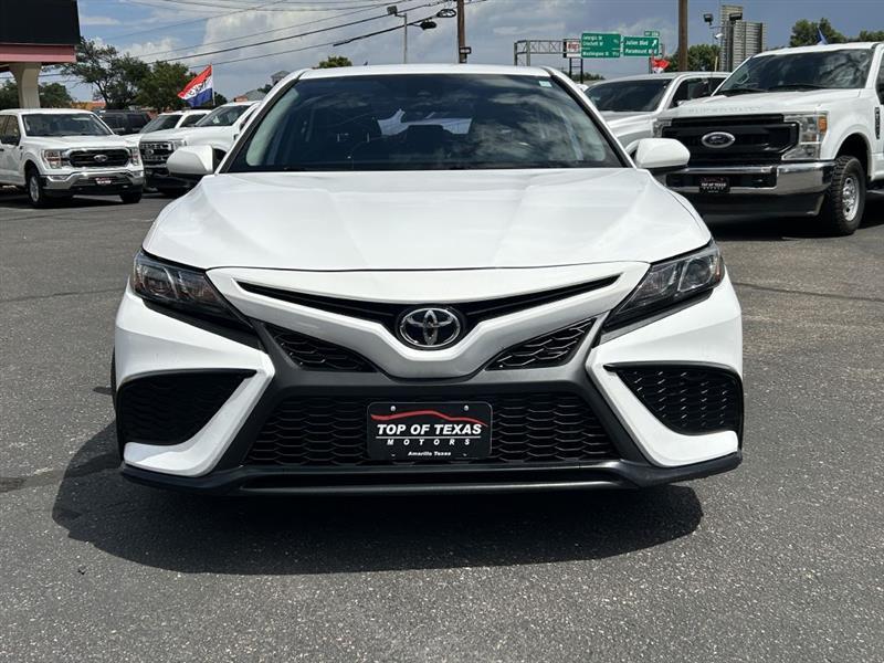 Toyota Camry SE 2021