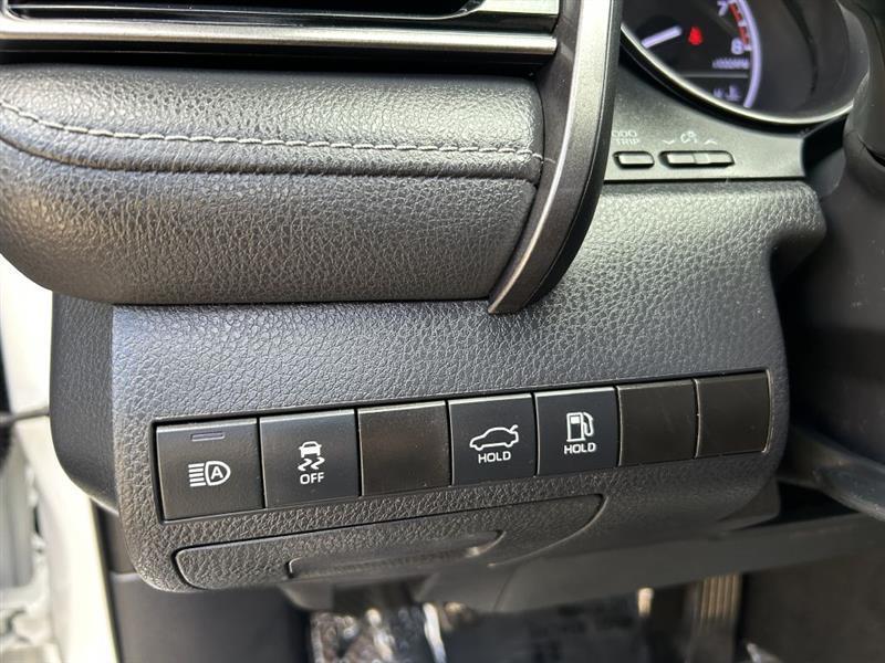 Toyota Camry SE 2021