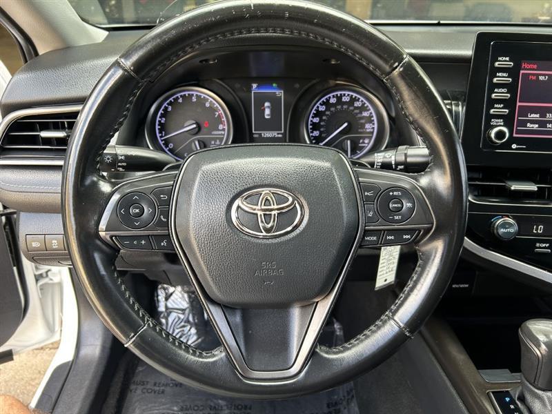 Toyota Camry SE 2021