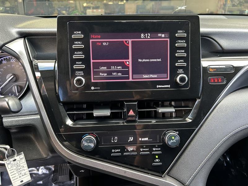 Toyota Camry SE 2021