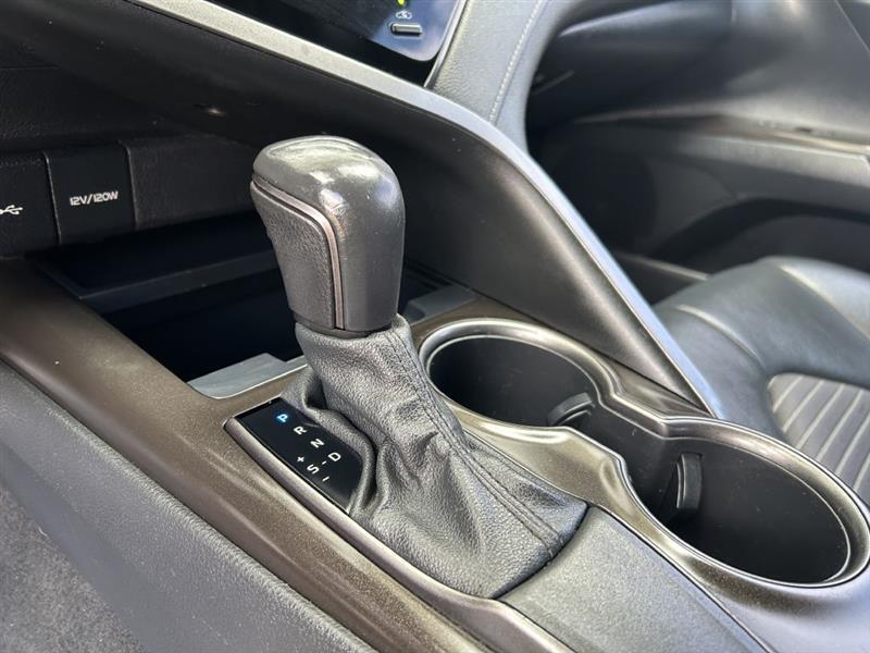 Toyota Camry SE 2021