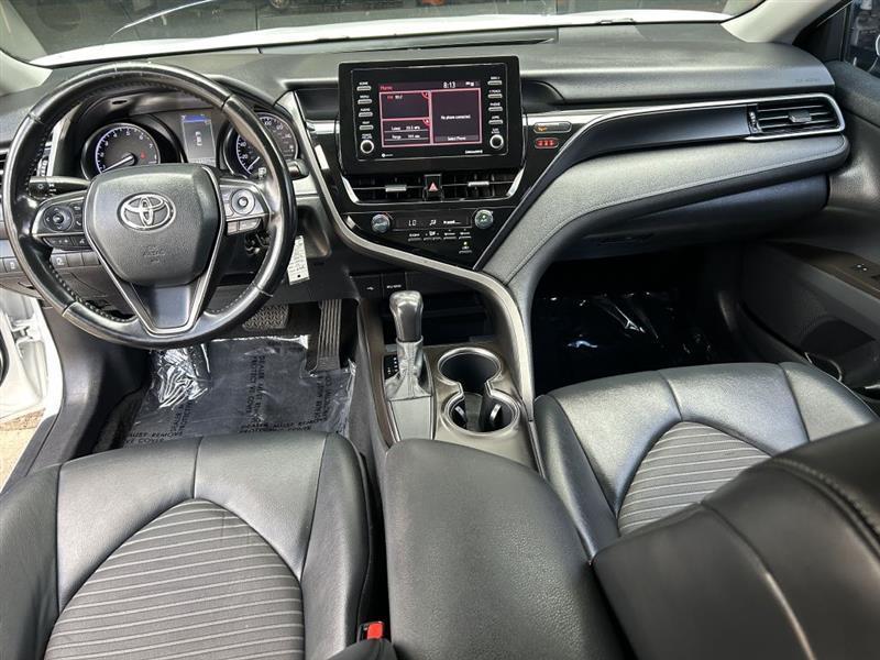 Toyota Camry SE 2021