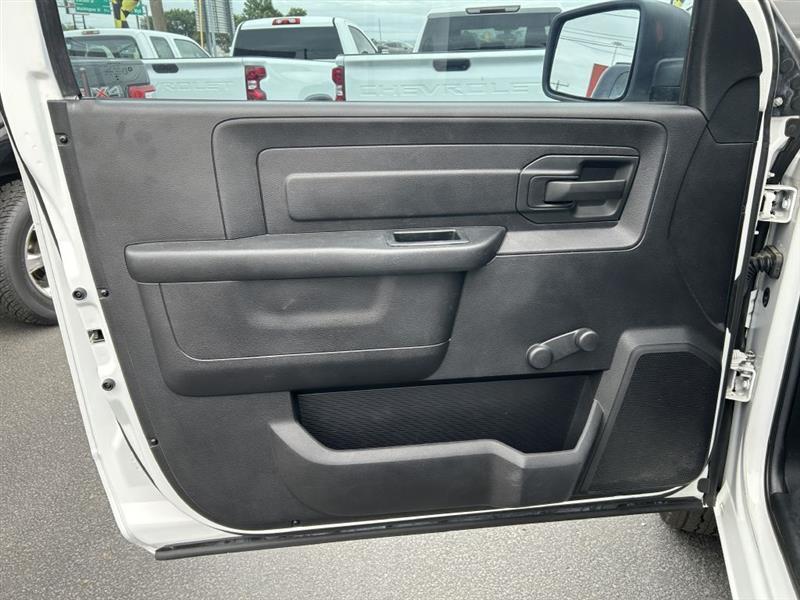 RAM 1500 Tradesman Regular Cab SWB 2WD 2016