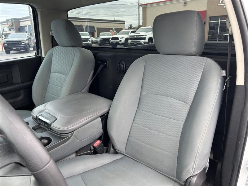 RAM 1500 Tradesman Regular Cab SWB 2WD 2016