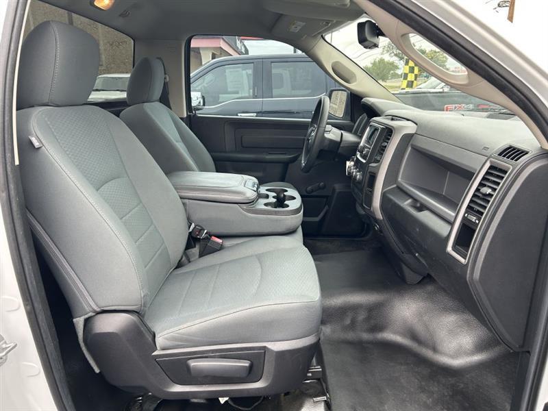 RAM 1500 Tradesman Regular Cab SWB 2WD 2016