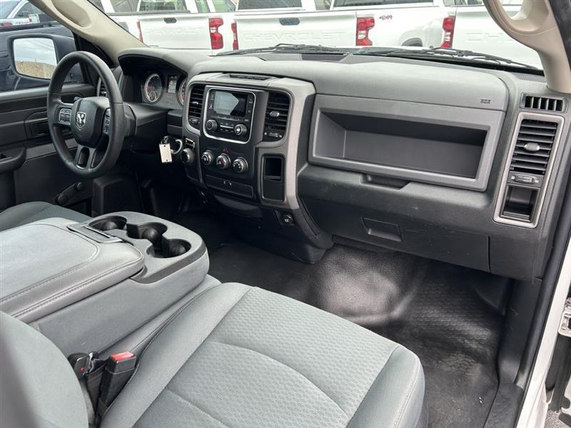 RAM 1500 Tradesman Regular Cab SWB 2WD 2016