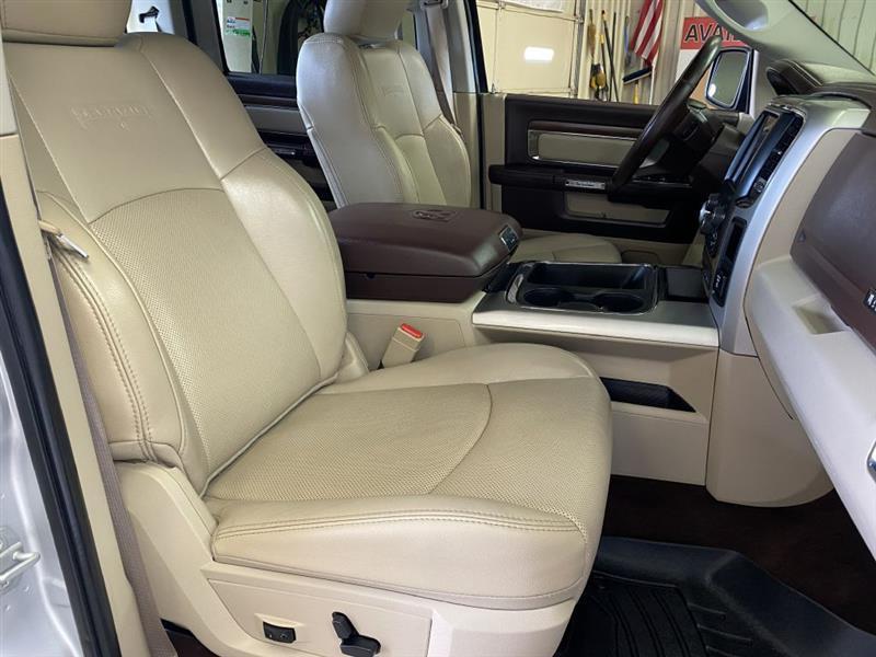 RAM 1500 Laramie Crew Cab SWB 2WD 2016