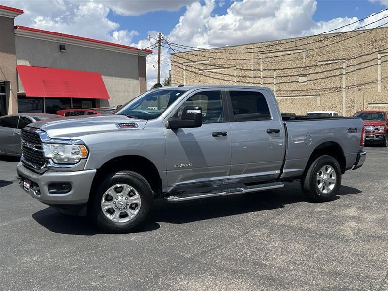 RAM 2500 Tradesman Crew Cab SWB 4WD 2024