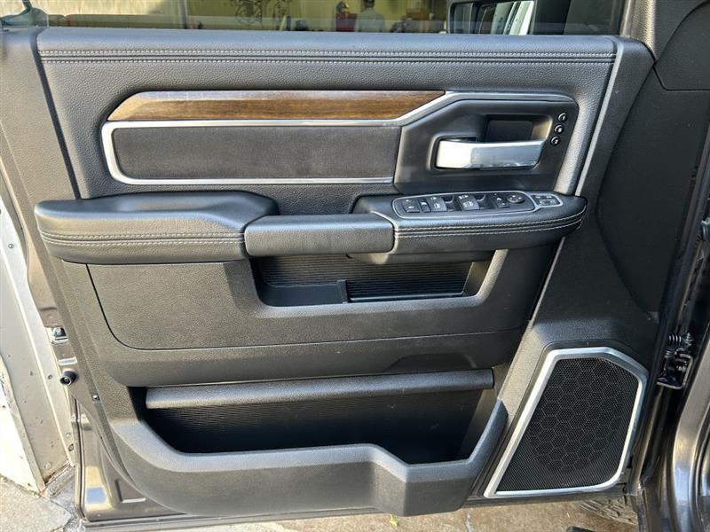 RAM 2500 Laramie Crew Cab SWB 4WD 2024