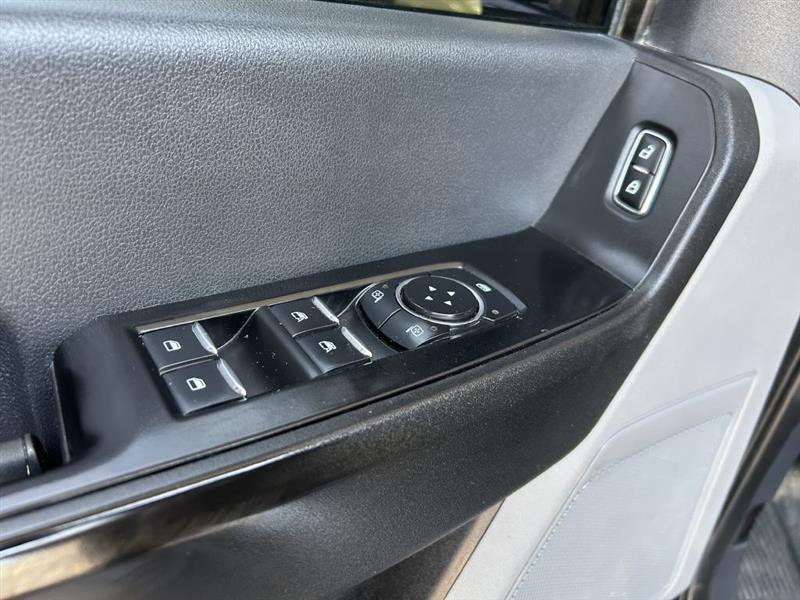 Ford F-250 SD XLT Crew Cab 4WD 2023
