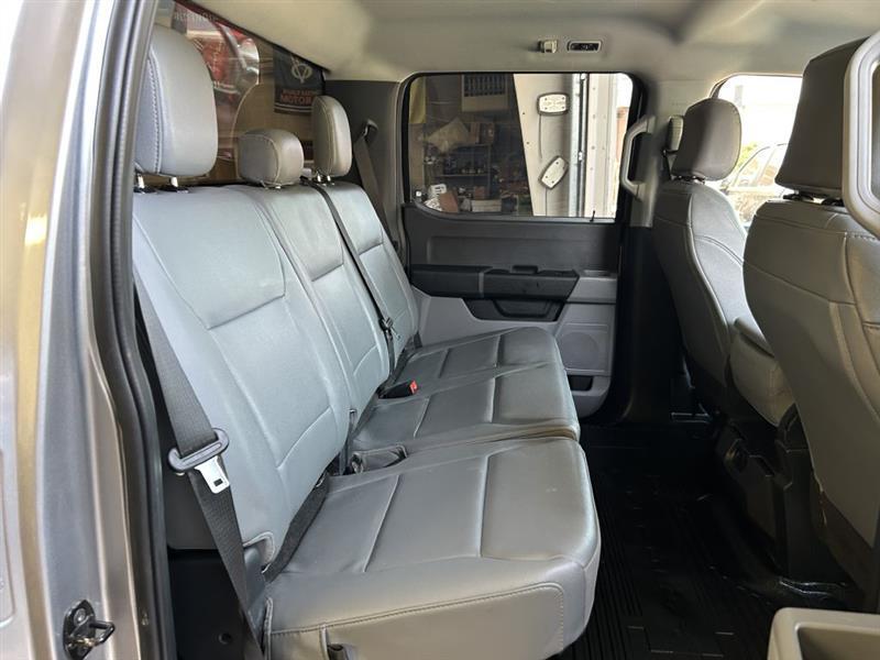 Ford F-250 SD XLT Crew Cab 4WD 2023