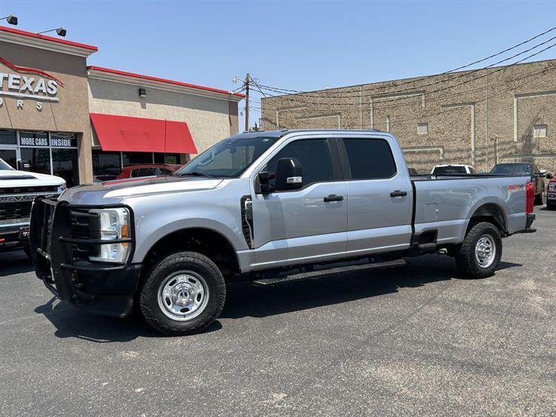 Ford F-250 SD XLT Crew Cab 4WD 2023