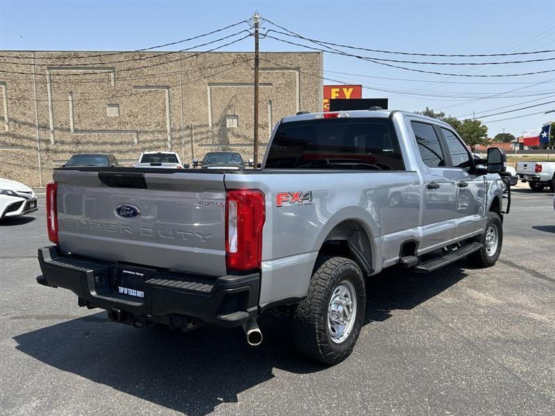 Ford F-250 SD XLT Crew Cab 4WD 2023