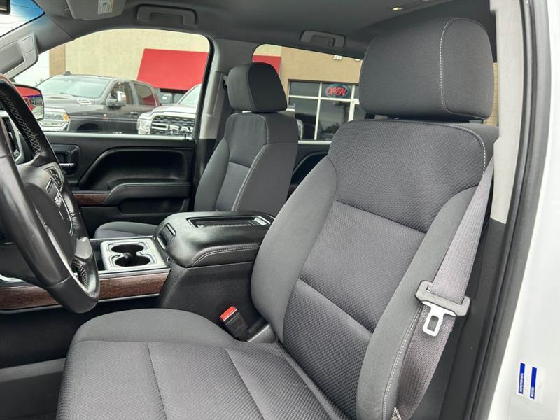 GMC Sierra photo 18