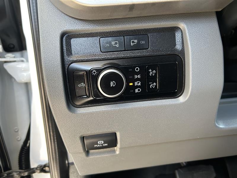 Ford F-250SD photo 8