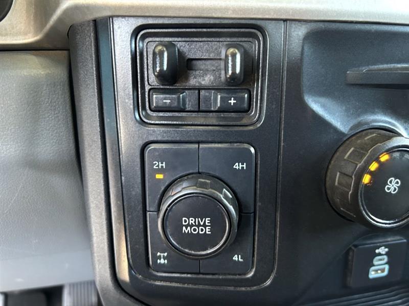 Ford F-250SD photo 11