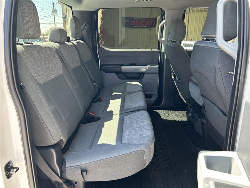 Ford F-250SD photo 19