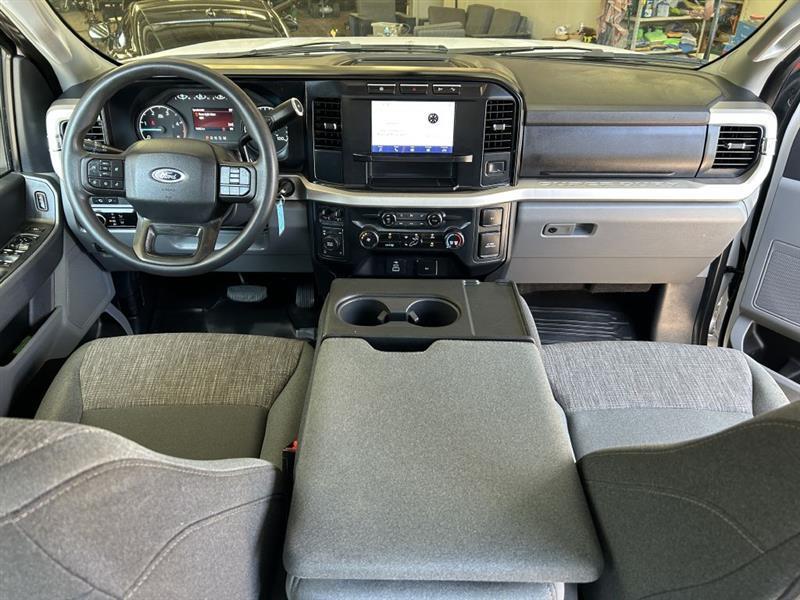 Ford F-250SD photo 20