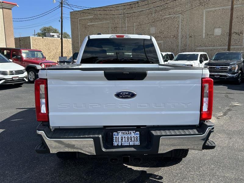 Ford F-250SD photo 24