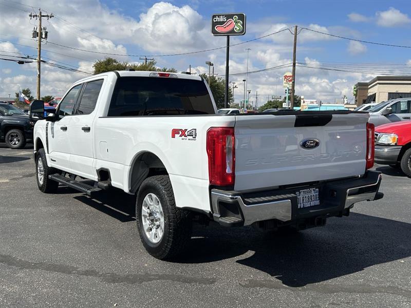 Ford F-250SD photo 28