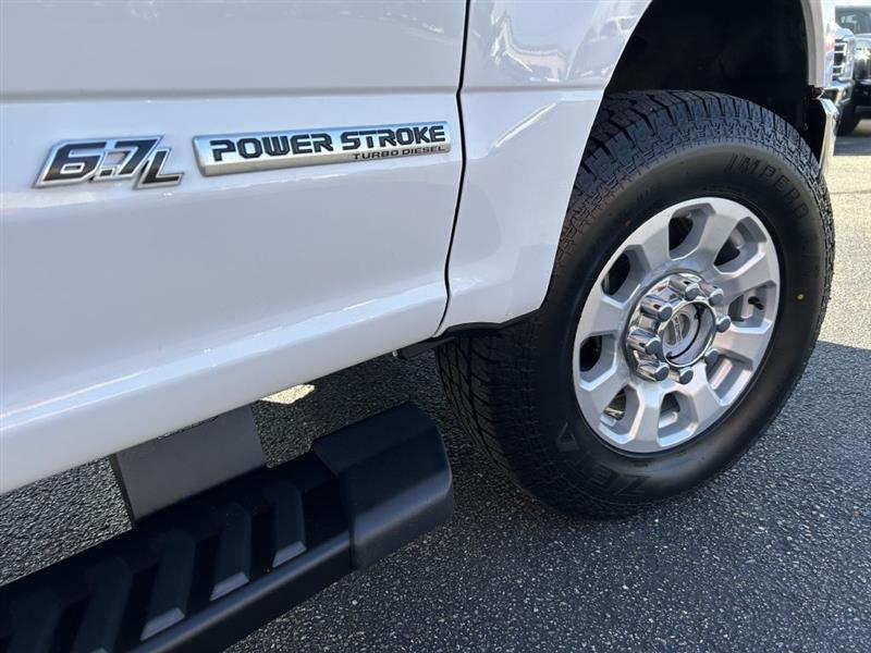 Ford F-250SD photo 18