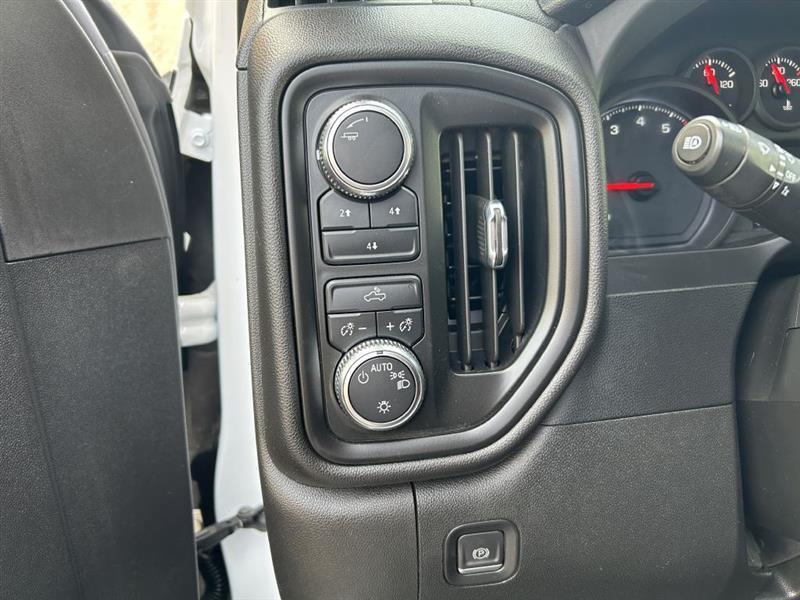 GMC Sierra photo 8