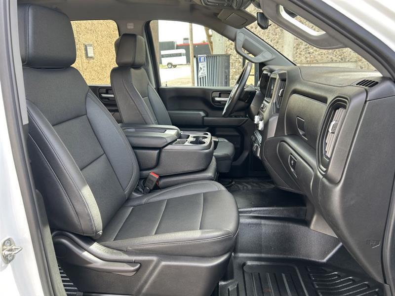 GMC Sierra photo 11