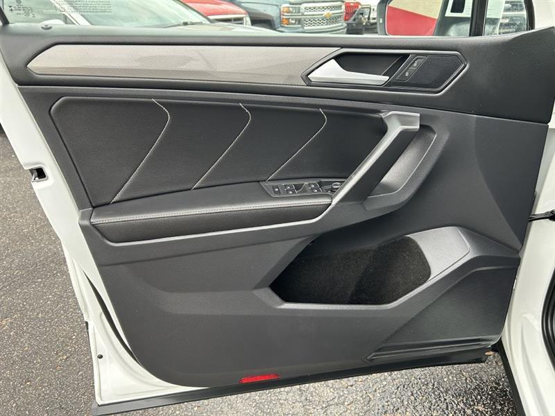 Volkswagen Tiguan photo 3
