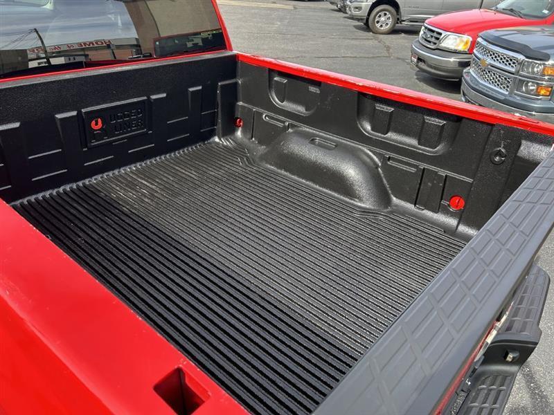 Chevrolet Silverado photo 18