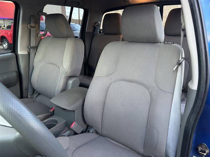 Nissan Frontier photo 10