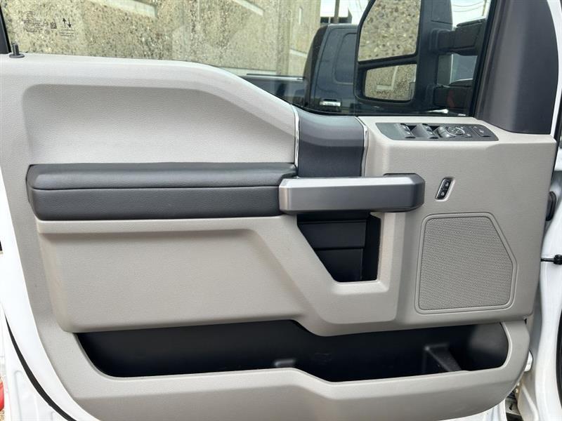 Ford F-250 SD XLT Crew Cab 4WD 2022