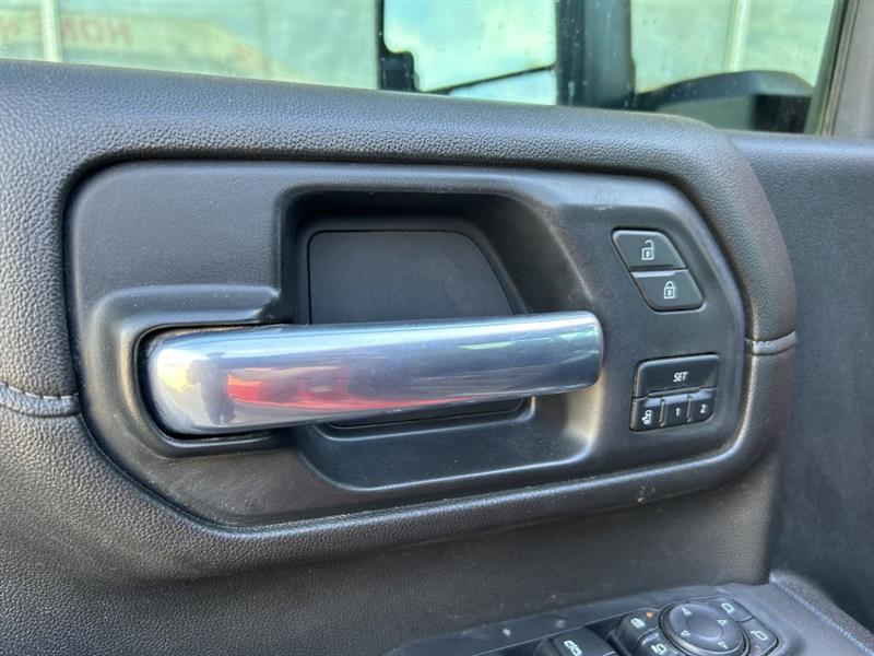 Chevrolet Silverado photo 4