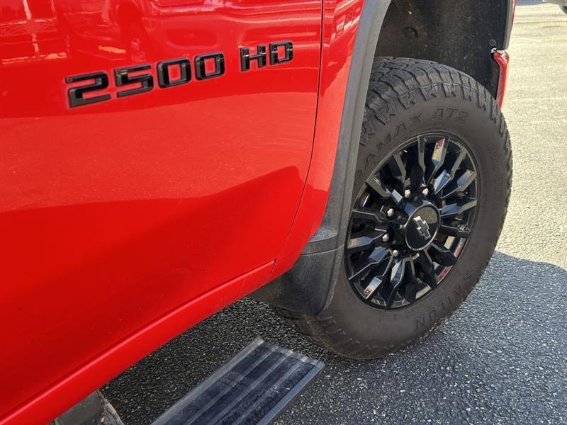 Chevrolet Silverado photo 23