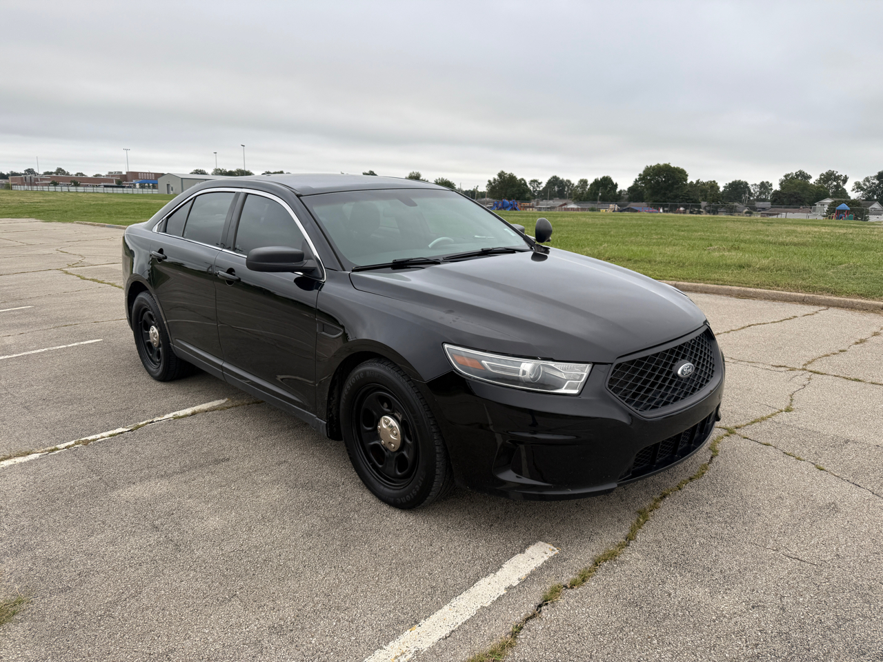 2016 Ford Taurus photo 2