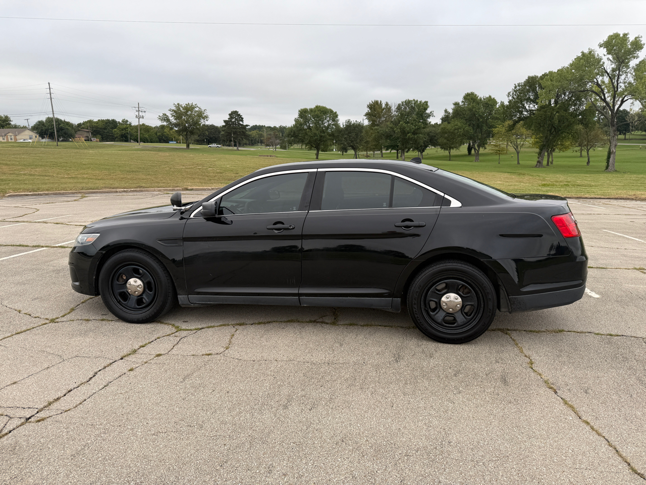 2016 Ford Taurus photo 3