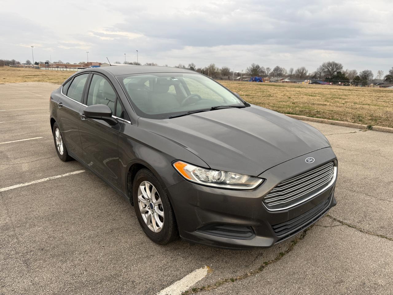 Ford Fusion S 2015