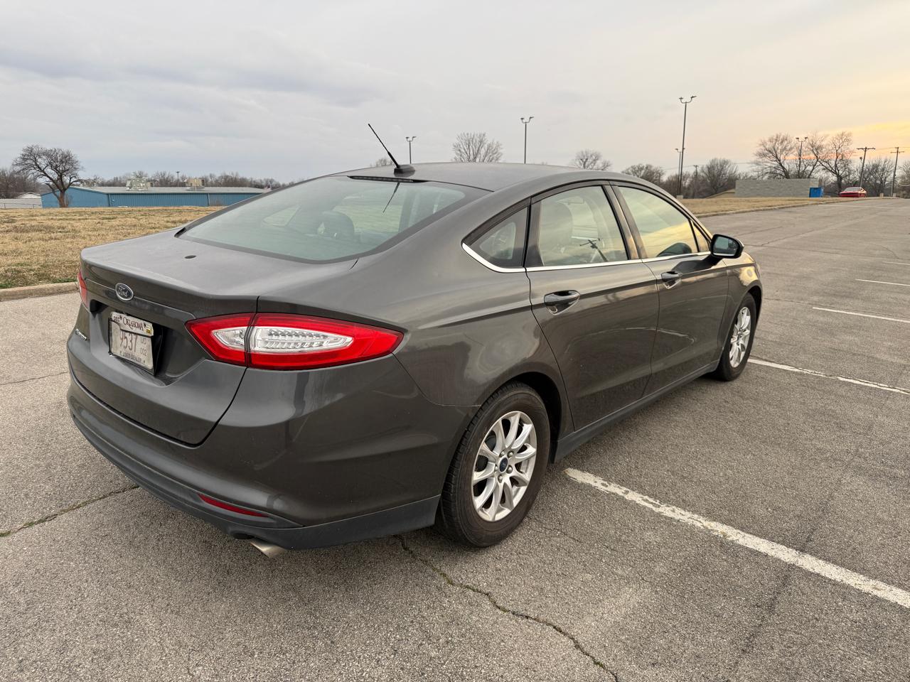 Ford Fusion S 2015