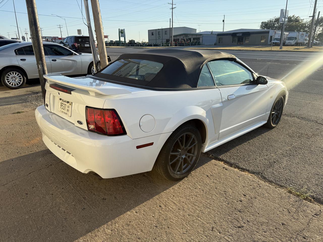 Ford Mustang GT Deluxe Convertible 2003