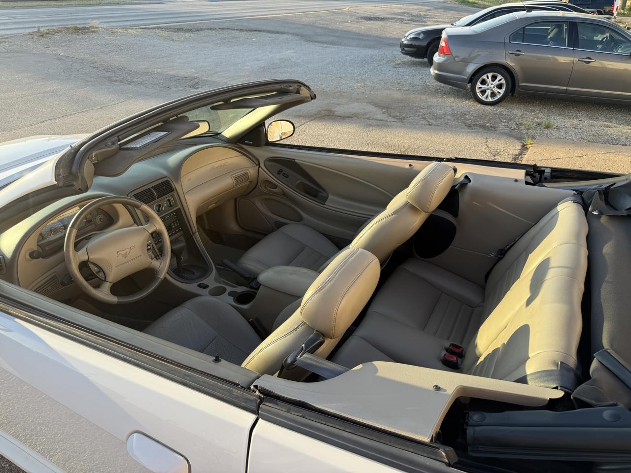 Ford Mustang GT Deluxe Convertible 2003