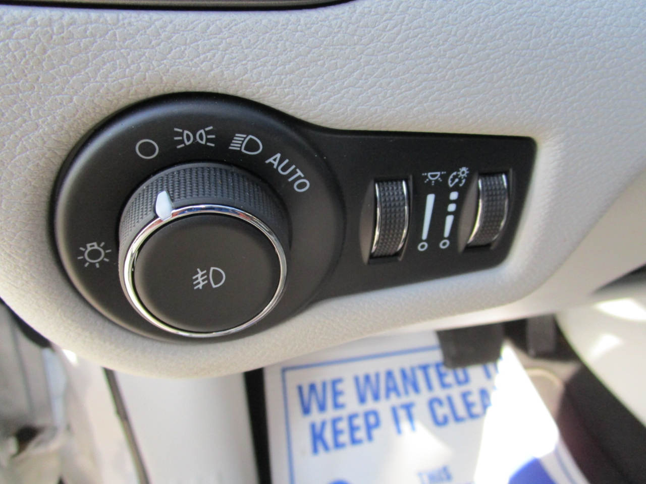 2021 Jeep Cherokee Latitude photo 18