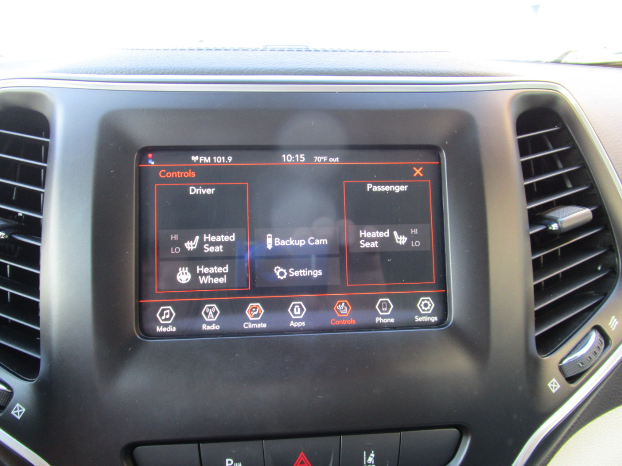 2021 Jeep Cherokee Latitude photo 32