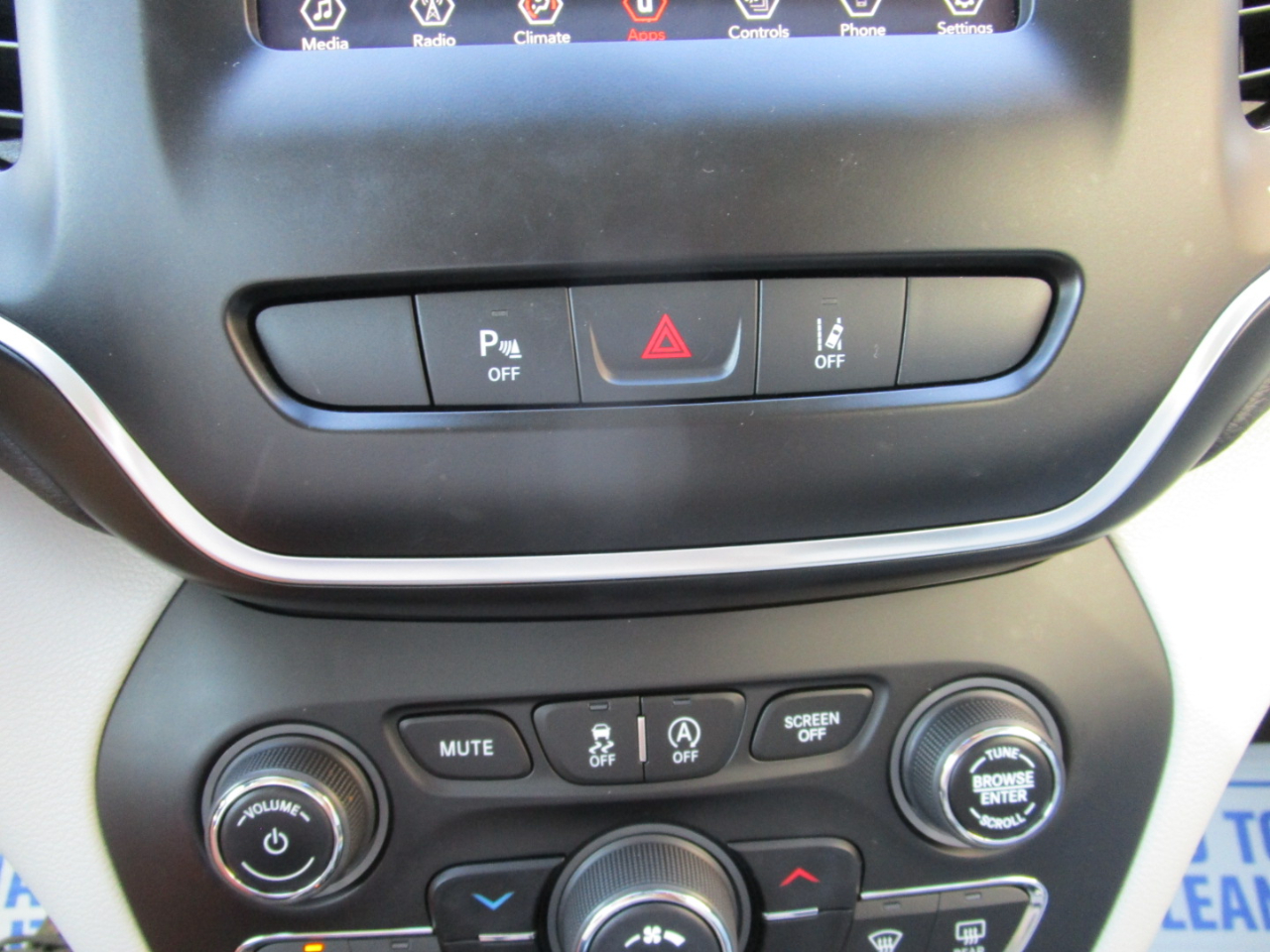 2021 Jeep Cherokee Latitude photo 35