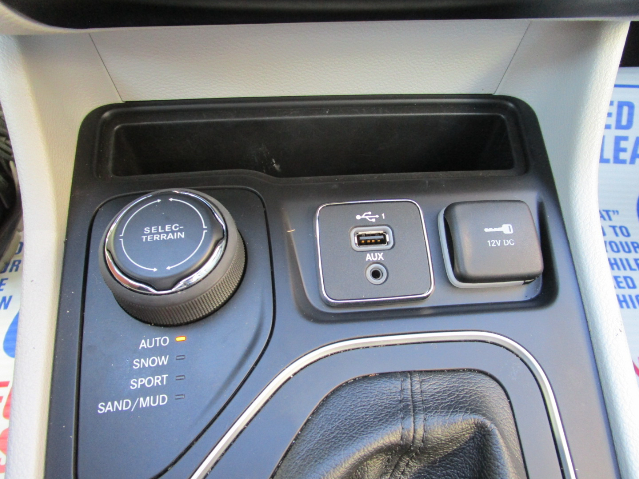 2021 Jeep Cherokee Latitude photo 37
