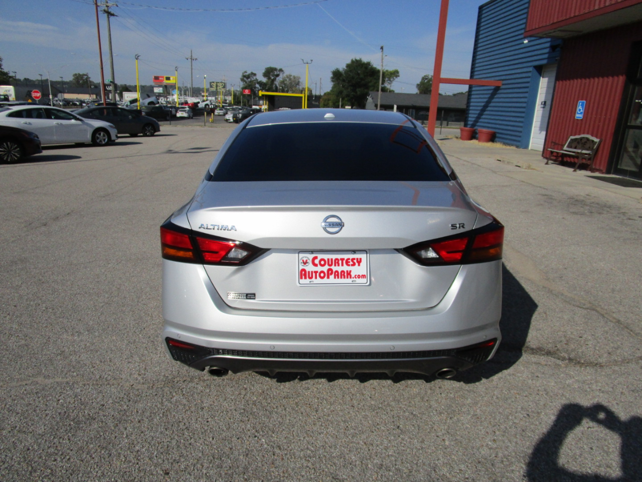 2020 Nissan Altima 2.5 SR photo 6