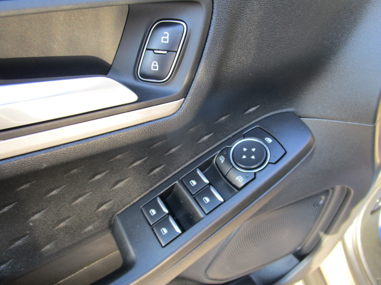 2020 Ford Escape SE photo 12