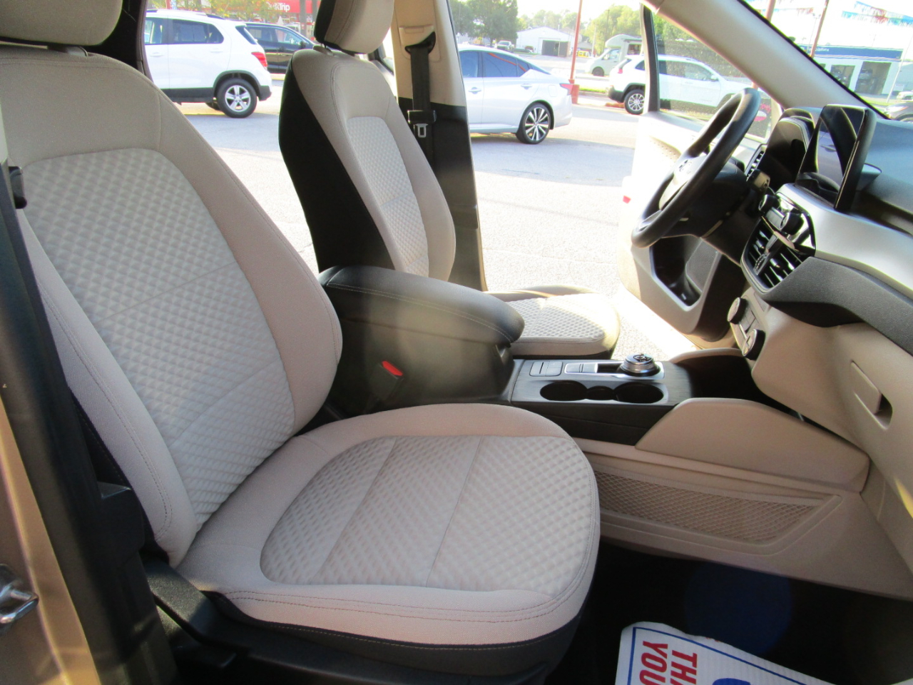 2020 Ford Escape SE photo 19