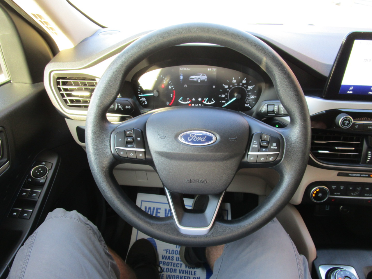 2020 Ford Escape SE photo 25