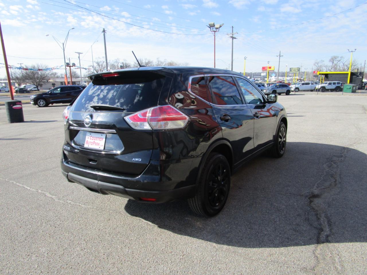Nissan Rogue AWD 4dr SV 2016